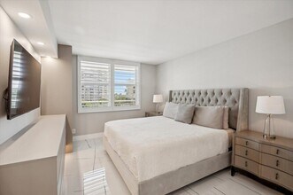 201 N Ocean Blvd in Pompano Beach, FL - Foto de edificio - Building Photo