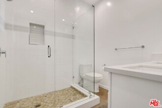 809 N W Knoll Dr in West Hollywood, CA - Building Photo - Building Photo