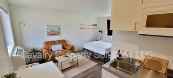 923 E Central Entrance in Duluth, MN - Building Photo