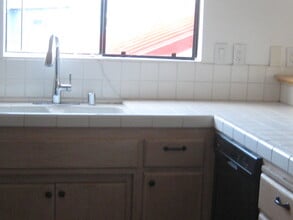 512 Geneva Ave, Unit AUD in Huntington Beach, CA - Foto de edificio - Building Photo