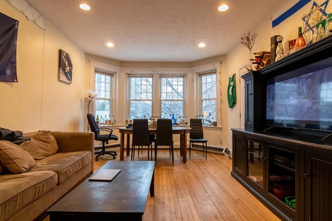 38 Babcock St, Unit 1 in Brookline, MA - Building Photo - Building Photo