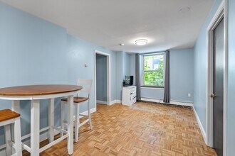 99 W 4th St, Unit 1 in Boston, MA - Building Photo - Building Photo