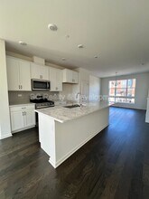 1265 Lakepointe Dr in Schaumburg, IL - Building Photo - Building Photo