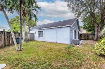 248 SW 159th Ln in Sunrise, FL - Building Photo - Building Photo