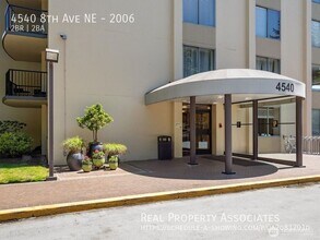 4540 8th Ave NE in Seattle, WA - Building Photo - Building Photo