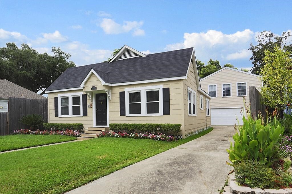 926 Dorothy St in Houston, TX - Building Photo