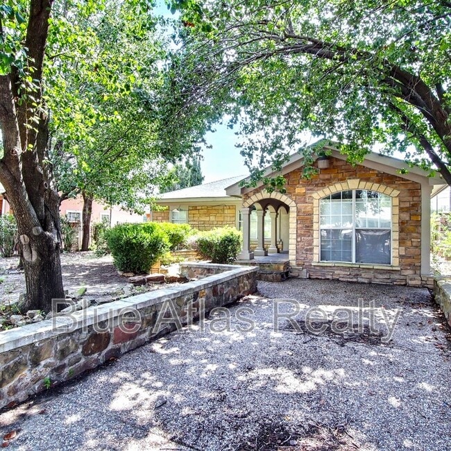 property at 7838 Maxwell Ave