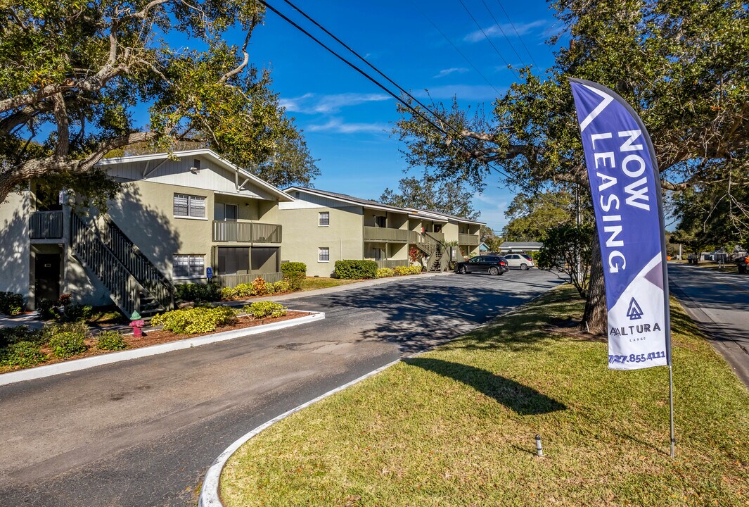 Altura Largo in Largo, FL - Building Photo