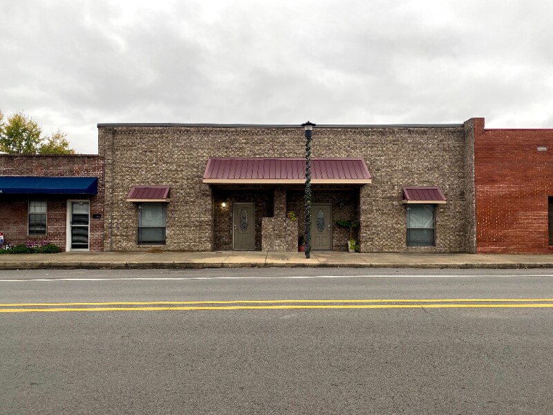 120 W Center St in Beebe, AR - Building Photo