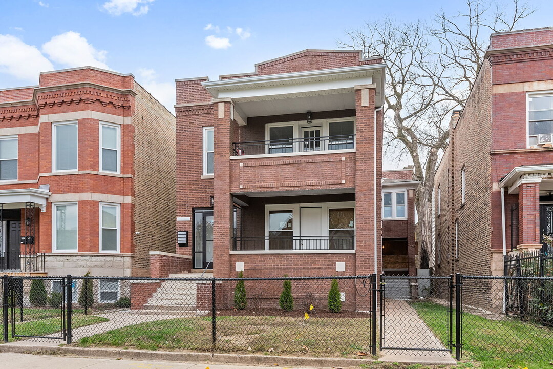 7237 S Emerald Ave in Chicago, IL - Building Photo