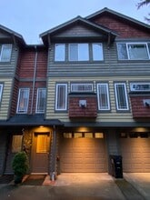 939 N 105th St in Seattle, WA - Building Photo - Building Photo