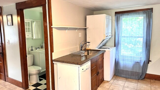 30 Dana St in Lebanon, NH - Building Photo - Building Photo