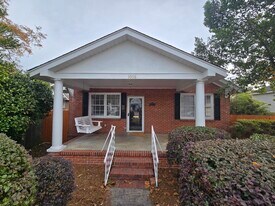 1006 Holden St in Augusta, GA - Building Photo