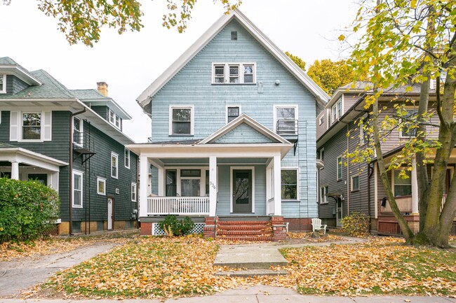 336 S Goodman St in Rochester, NY - Building Photo - Building Photo