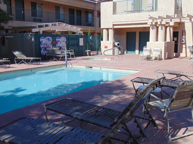 100 Pulsipher Ln in Mesquite, NV - Building Photo - Building Photo