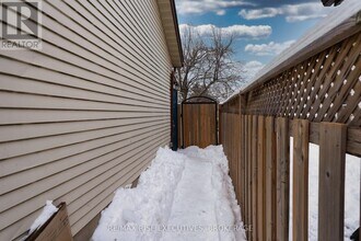 258 Kingscourt Ave in Kingston, ON - Building Photo - Building Photo