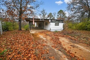 1305 Ridge Cir in Horseshoe Bend, AR - Building Photo