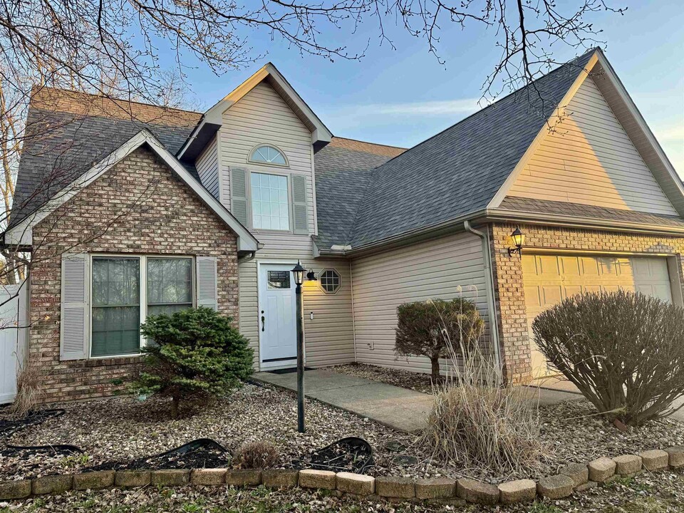 3252 S Southern Oaks Dr in Bloomington, IN - Building Photo