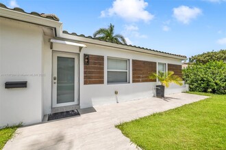 1413 Funston St in Hollywood, FL - Building Photo - Building Photo