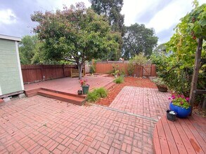 1570 MacArthur Blvd in Oakland, CA - Building Photo - Building Photo