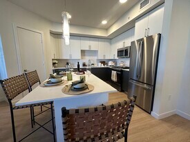 2500 NE 181st St, Unit A2 in Miami, FL - Building Photo