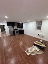 647 N 16th St, Unit 1 in Philadelphia, PA - Building Photo - Building Photo