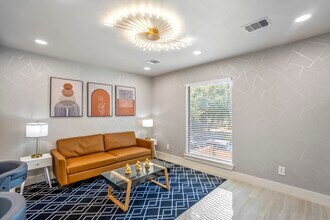 2407 Cleburne St in Houston, TX - Building Photo - Building Photo