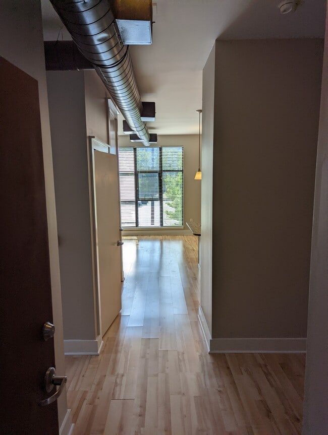 535 S Upper St, Unit 227 in Lexington, KY - Foto de edificio - Building Photo