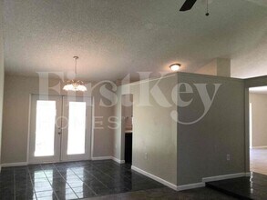 649 Nardello Dr in Deltona, FL - Building Photo - Building Photo