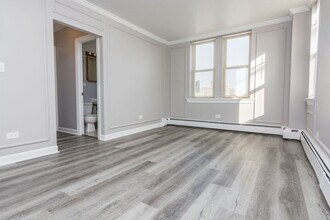 7147 S Jeffery Blvd in Chicago, IL - Building Photo - Building Photo