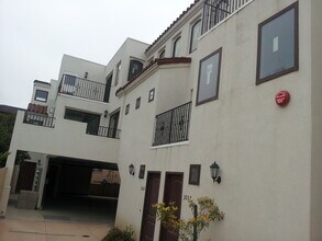 3035-3041 Lawrence St in San Diego, CA - Foto de edificio - Building Photo