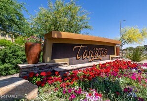 5450 E Deer Valley Dr in Phoenix, AZ - Building Photo