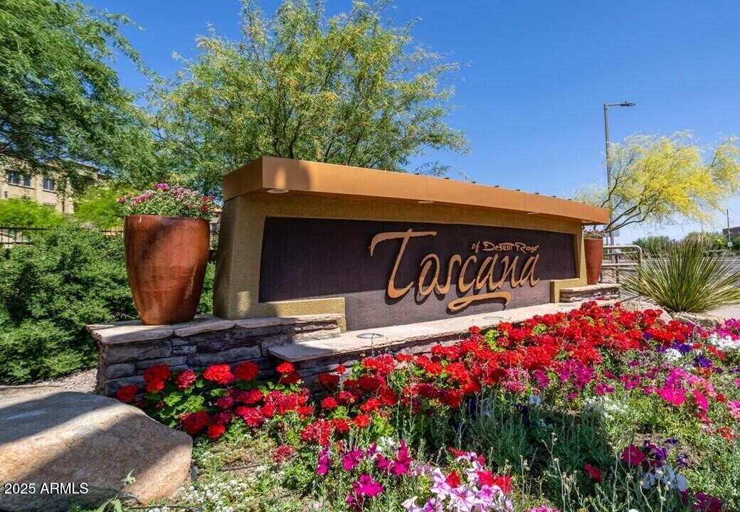 5450 E Deer Valley Dr in Phoenix, AZ - Building Photo