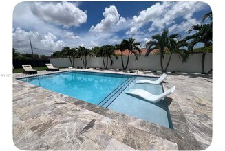6201 SW 107th Ave in Miami, FL - Building Photo - Building Photo