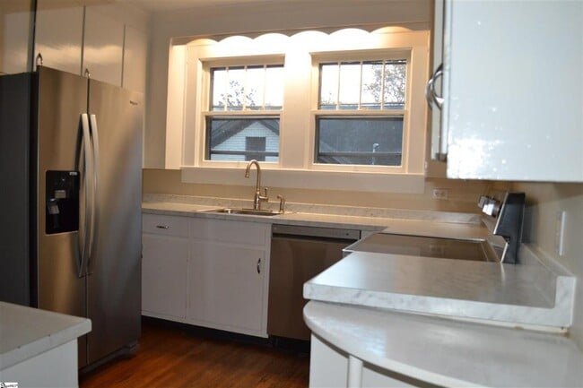 property at 40 Lanneau Dr