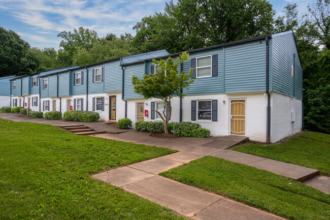 Brookside Townhomes in Winston-Salem, NC - Building Photo - Building Photo