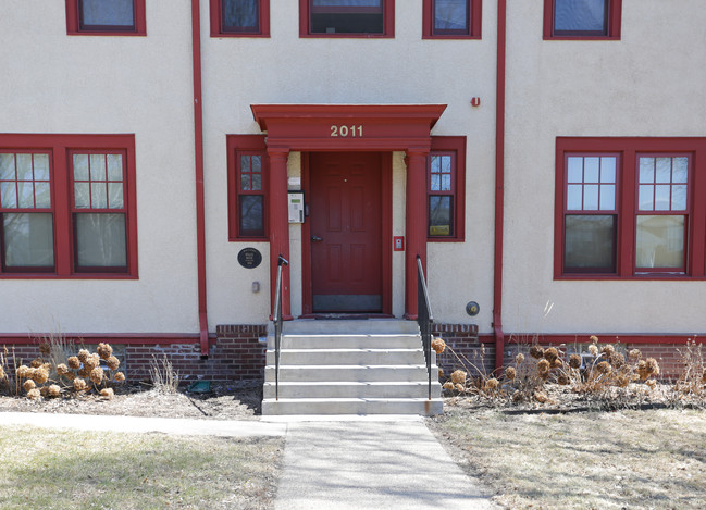 2011 Pillsbury Ave S in Minneapolis, MN - Foto de edificio - Building Photo