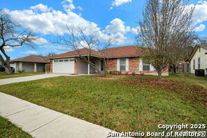 13510 Larkbrook St in San Antonio, TX - Foto de edificio - Building Photo