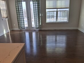 5158 Ridgeview Retreat Dr in Chantilly, VA - Foto de edificio - Building Photo