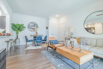 Pioneer Hill in Austin, TX - Foto de edificio - Interior Photo