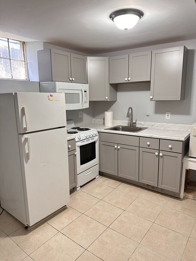 19 Archdale Rd, Unit B