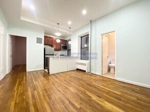 240 W 104th St in New York, NY - Building Photo - Building Photo