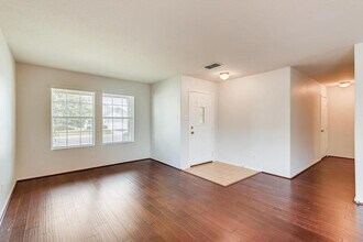 8139 Ashwood Pointe in San Antonio, TX - Building Photo - Building Photo