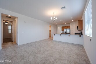 5016 N 87th Ln in Glendale, AZ - Building Photo - Building Photo