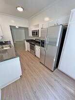6100 Buckingham Pkwy, Unit 206 in Culver City, CA - Building Photo