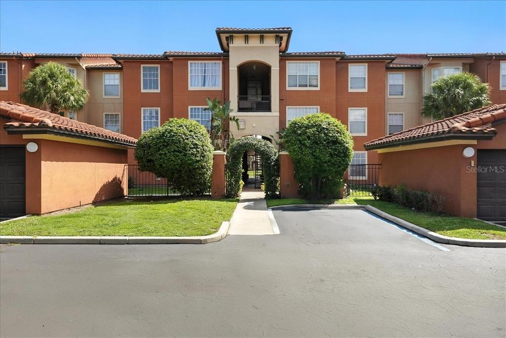 5572 Metrowest Blvd in Orlando, FL - Building Photo