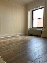 62 Boylston St, Unit 223 in Boston, MA - Foto de edificio - Building Photo