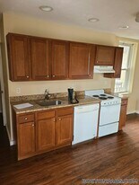 224 Hanover St in Boston, MA - Building Photo