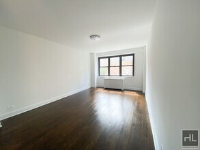 E 16 ST in New York, NY - Building Photo - Building Photo