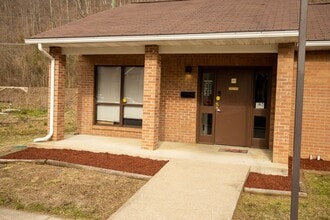 Quail Hollow Apartments in Inez, KY - Building Photo - Building Photo